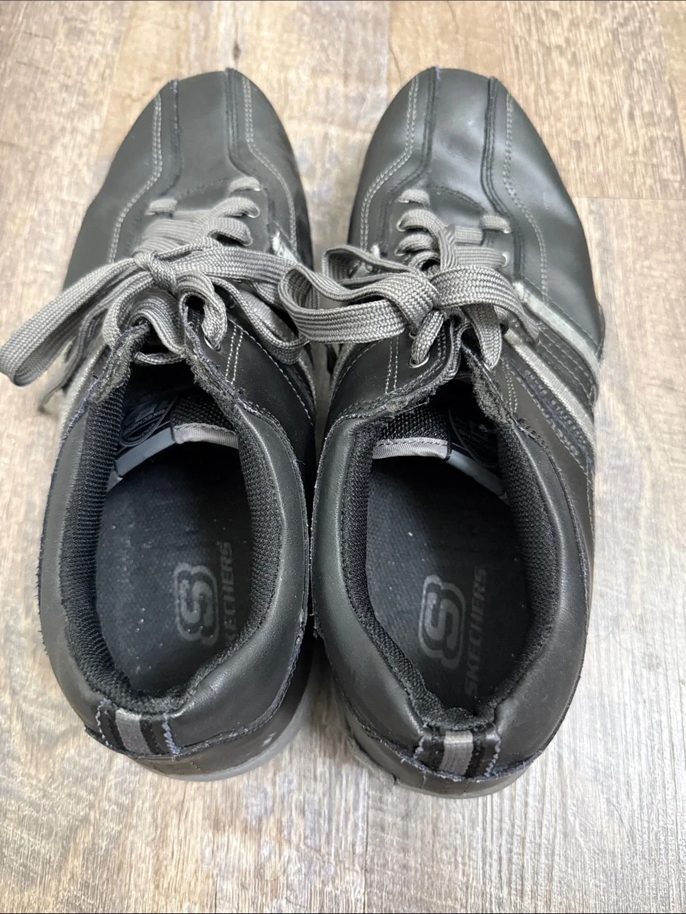 Skechers Men's Black Urban Thread Refresh with Gray Accents
